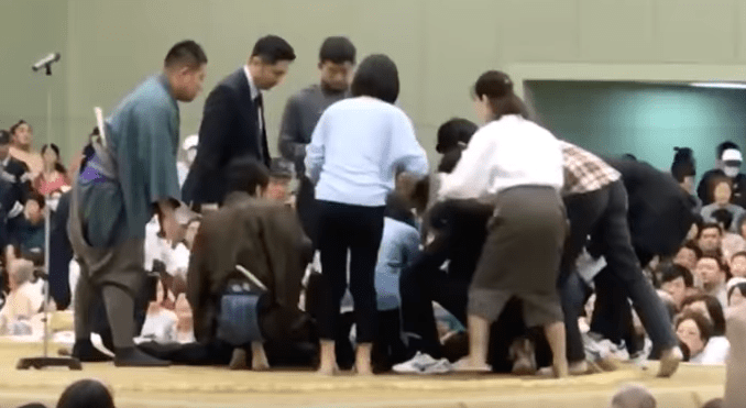 舞鶴 大相撲巡業 土俵で救命に当たった女性の衝撃の正体